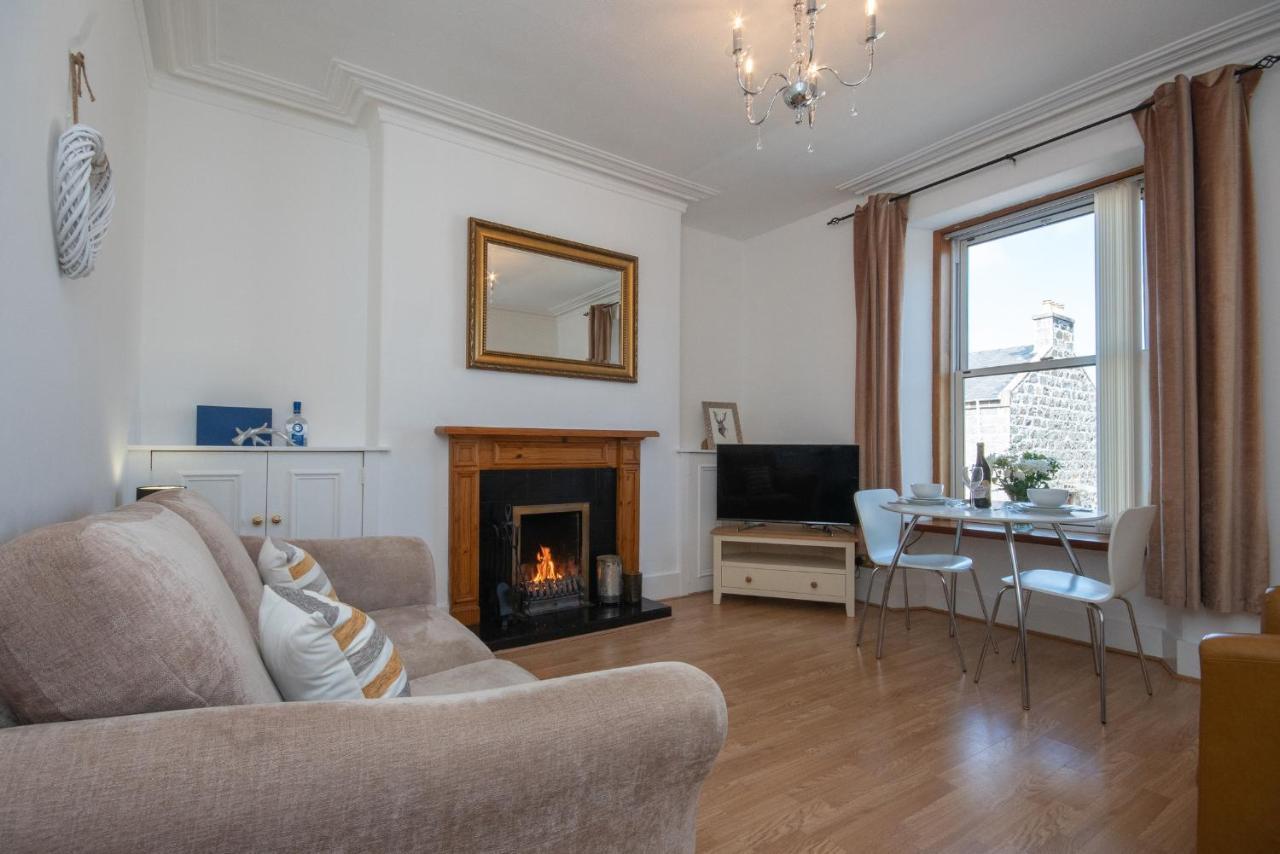 Dwellcome Home Ltd 1 Bed Apt, Half Mile To Union Street Yet Quiet, Free Parking, Fast Wifi, Ideal For Long Term Contractor, Etc Stays, Fully Equipped Kitchen, Regular Housekeeping Option - See Our Site For Assurance Aberdeen Exteriör bild